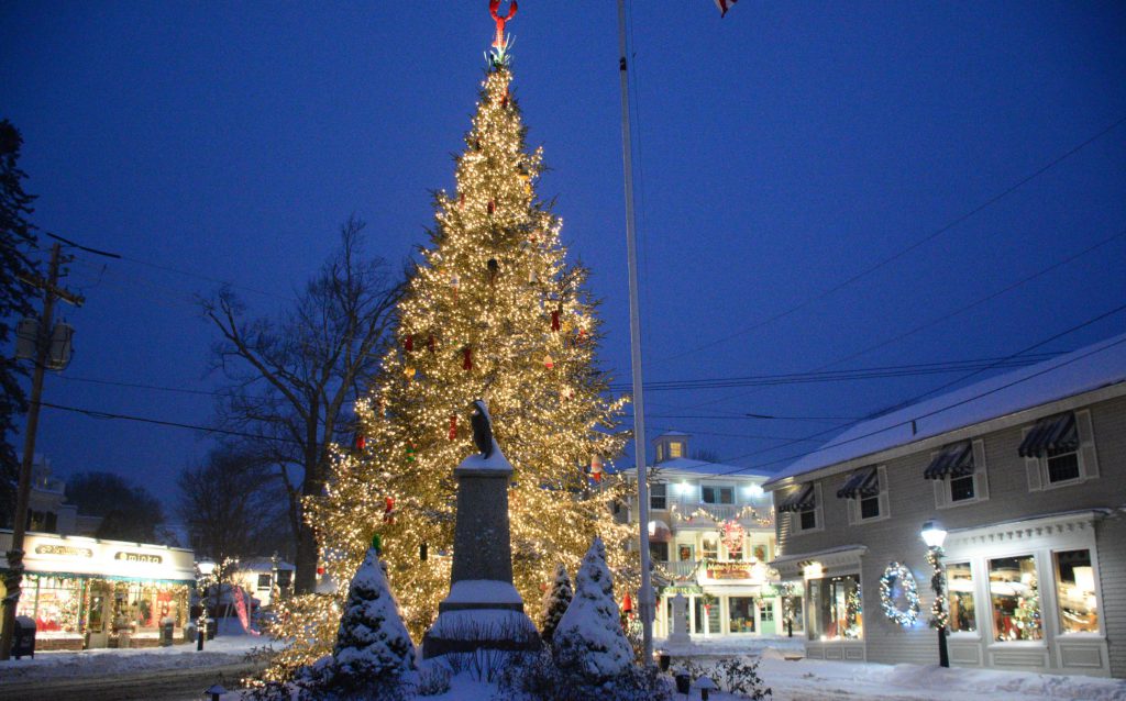 Tree lighting ceremony in dock square christmas prelude